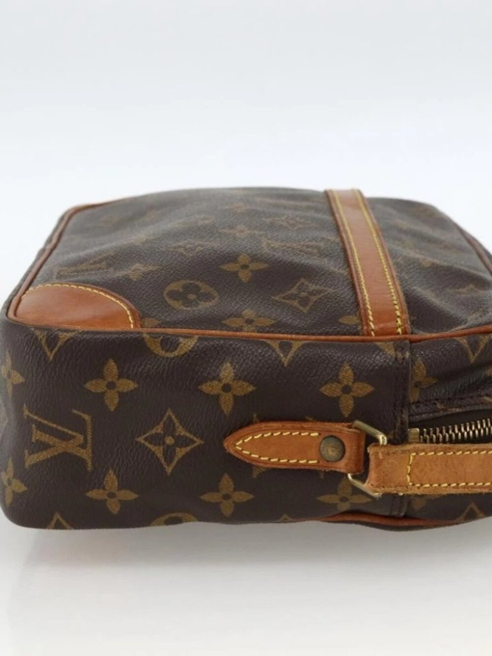 LOUIS VUITTON Monogram Trocadero 30 Shoulder Bag - Picture 4 of 16